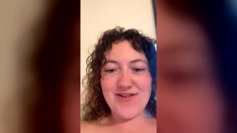 Snapshot of curliegirlee chatting on June 15, 11:51 pm curliegirlee online show from June 15, 11:51 pm