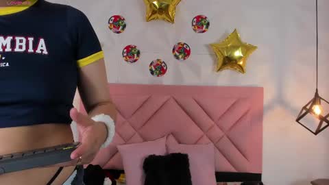 curly_babe1 online show from June 23, 4:10 am