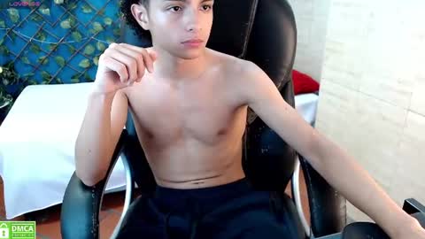 curly_phillip online show from July 29, 8:40 pm