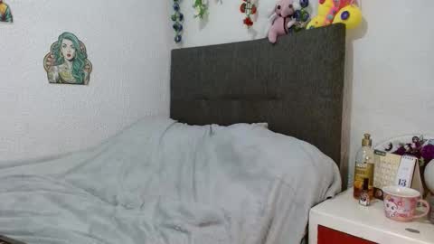 curlybutterfly online show from November 14, 12:31 am