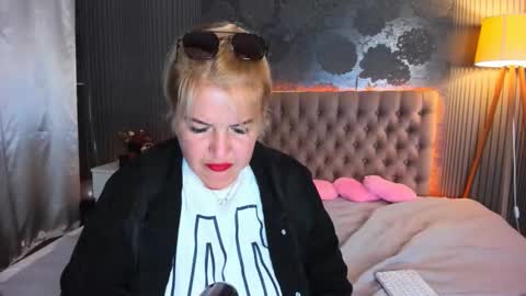 CurlyDreams online show from September 13, 5:57 pm