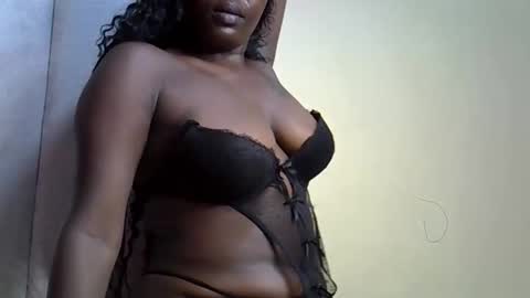 curvy_godess5 online show from November 18, 4:06 am