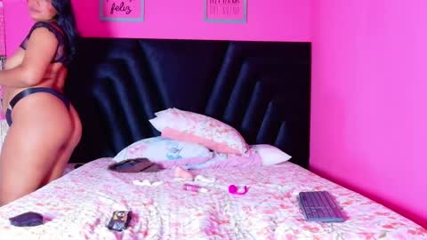 Snapshot of curvybrunnete chatting on January 10, 12:07 pm curvybrunnete online show from January 10, 12:07 pm