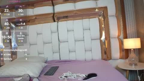 Snapshot of curvybuffgirl chatting on June 29, 7:58 pm Michel online show from June 29, 7:58 pm