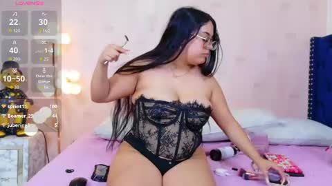 Snapshot of curvybuffgirl chatting on July 14, 7:52 pm Michel online show from July 14, 7:52 pm