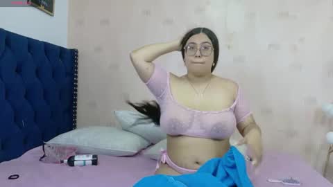 Snapshot of curvybuffgirl chatting on July 20, 7:38 pm Michel online show from July 20, 7:38 pm