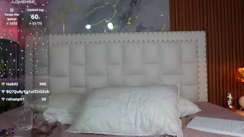 Snapshot of curvybuffgirl chatting on July 28, 8:52 pm Michel online show from July 28, 8:52 pm