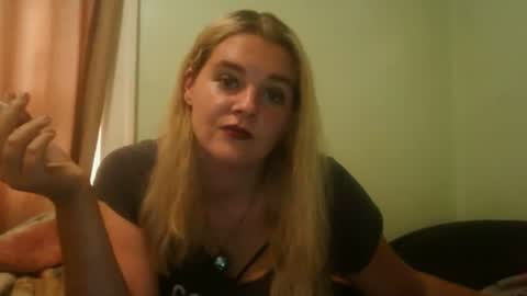 curvymom2025 online show from October 18, 8:42 pm