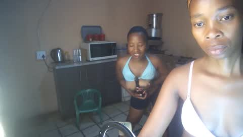 curvypear76x online show from February 12, 8:20 am