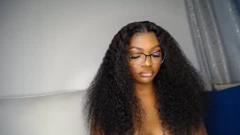 Liya online show from April 5, 2:58 pm