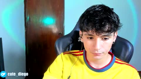 Snapshot of cute_diego_ chatting on December 19, 11:03 pm Diego online show from December 19, 11:03 pm