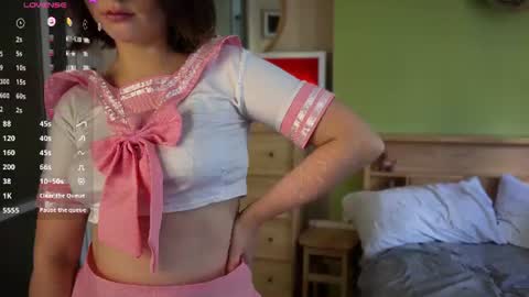 Snapshot of cute_emiliya chatting on June 22, 7:49 am Emily online show from June 22, 7:49 am