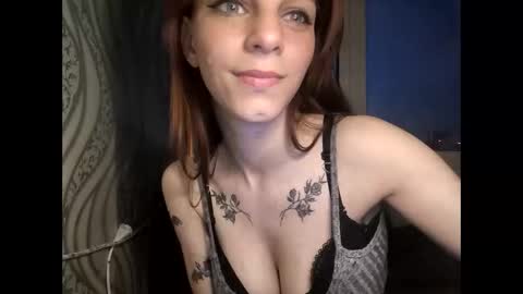 Snapshot of cute_foxis chatting on May 13, 12:19 am cute_foxis online show from May 13, 12:19 am