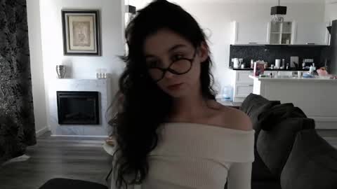 Lilia online show from May 3, 11:05 am