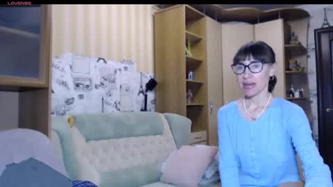 cute_lion_ online show from November 16, 12:22 pm