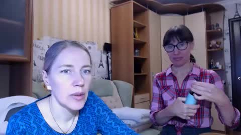 cute_lion_ online show from April 12, 11:48 am