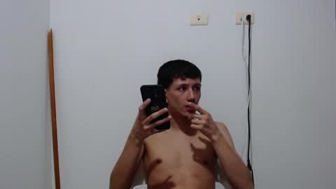 Snapshot of cute_mathew1 chatting on January 29, 5:19 am mathew online show from January 29, 5:19 am