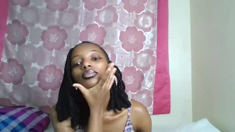 Snapshot of cute_messy chatting on July 16, 1:00 am cute messy online show from July 16, 1:00 am