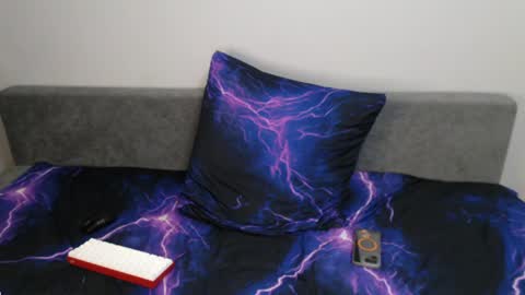 Oliver online show from April 8, 9:48 pm