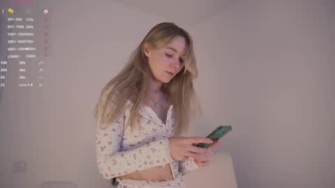 Snapshot of cute_pie_an chatting on January 15, 6:12 am AN online show from January 15, 6:12 am