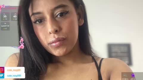 Snapshot of cute_rosy chatting on December 6, 5:55 pm rosy online show from December 6, 5:55 pm