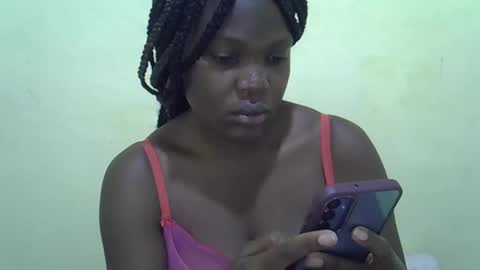 Snapshot of cute_roxie chatting on December 5, 8:33 am cute_roxie online show from December 5, 8:33 am