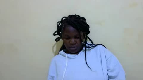 Snapshot of cute_roxie chatting on December 7, 9:55 pm cute_roxie online show from December 7, 9:55 pm