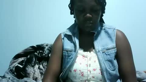 Snapshot of cute_roxie chatting on January 19, 5:39 pm cute_roxie online show from January 19, 5:39 pm