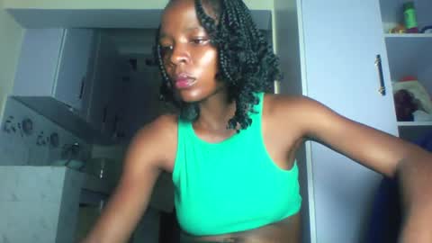 Snapshot of cute_sexy3 chatting on June 10, 9:25 pm SHARON online show from June 10, 9:25 pm