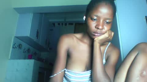Snapshot of cute_sexy3 chatting on June 28, 10:05 pm SHARON online show from June 28, 10:05 pm