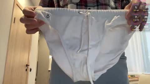 cute_skywalker online show from December 5, 7:06 am