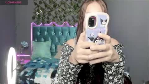 Snapshot of cute_zoe1 chatting on March 7, 12:23 pm cute_zoe1 online show from March 7, 12:23 pm