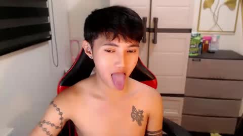 Steph online show from March 18, 1:47 pm