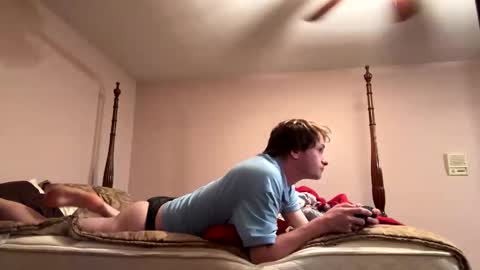 cuteboii29 online show from September 24, 1:42 am