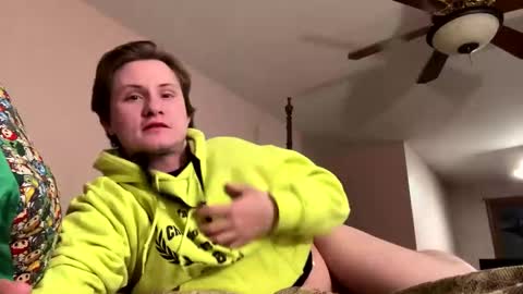 cuteboii29 online show from February 18, 5:25 am