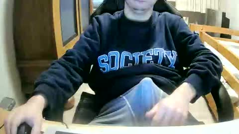 Snapshot of cuteboy090 chatting on March 18, 9:12 am Cuteboy090 online show from March 18, 9:12 am