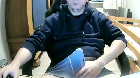 Snapshot of cuteboy090 chatting on March 25, 2:45 pm Cuteboy090 online show from March 25, 2:45 pm
