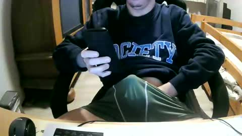 Snapshot of cuteboy090 chatting on April 14, 11:00 pm Cuteboy090 online show from April 14, 11:00 pm