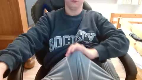 Snapshot of cuteboy090 chatting on April 22, 4:30 pm Cuteboy090 online show from April 22, 4:30 pm
