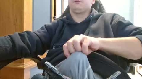 Snapshot of cuteboy090 chatting on May 13, 10:12 am Cuteboy090 online show from May 13, 10:12 am