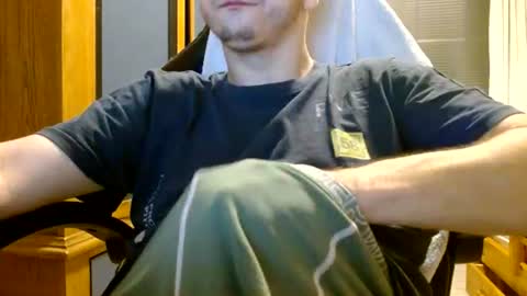 Snapshot of cuteboy090 chatting on June 19, 10:13 pm Cuteboy090 online show from June 19, 10:13 pm
