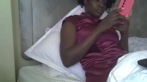 VALLARY online show from April 5, 8:33 am