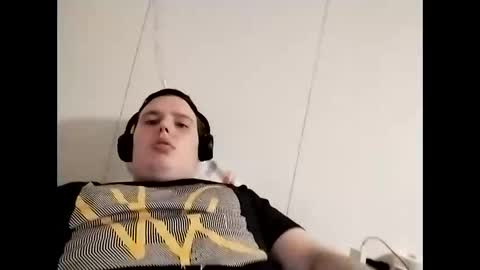 CuteguyBWC92 online show from December 4, 11:02 pm