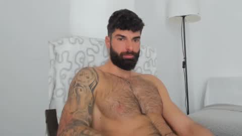 cuteeboy online show from February 25, 7:20 am