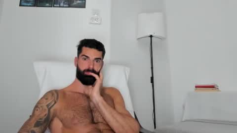 cuteeboy online show from October 12, 6:34 am