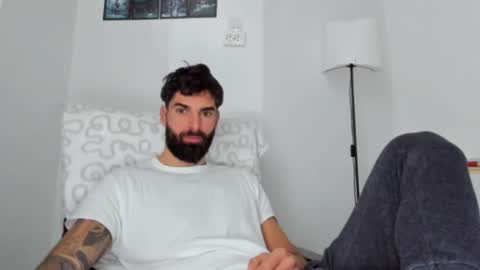 cuteeboy online show from January 14, 7:47 am