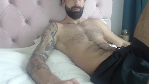 cuteeboy online show from April 2, 6:55 am