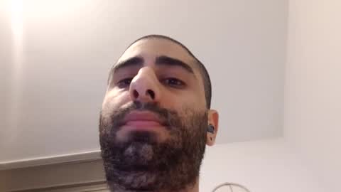 Snapshot of cuteguy52 chatting on March 23, 2:15 am cuteguy52 online show from March 23, 2:15 am