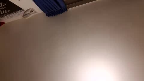 Snapshot of cuteguy52 chatting on April 2, 10:40 pm cuteguy52 online show from April 2, 10:40 pm