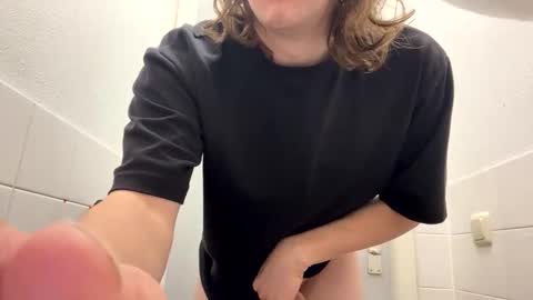 Snapshot of cuteguy6668889 chatting on January 9, 12:30 pm Cutegoth online show from January 9, 12:30 pm